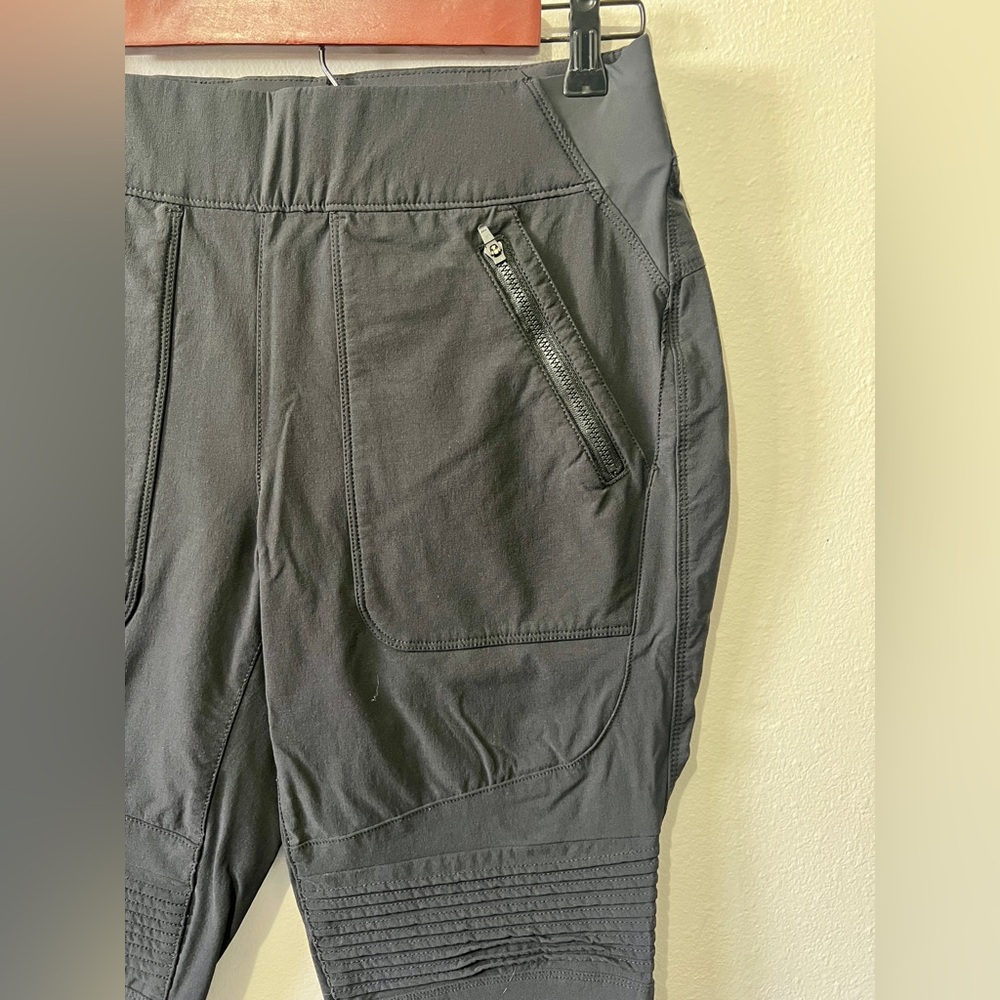 Duluth Trading Black Flexpedition Pull-On Skinny Pants - Size 8 (30") - Picture 4 of 13